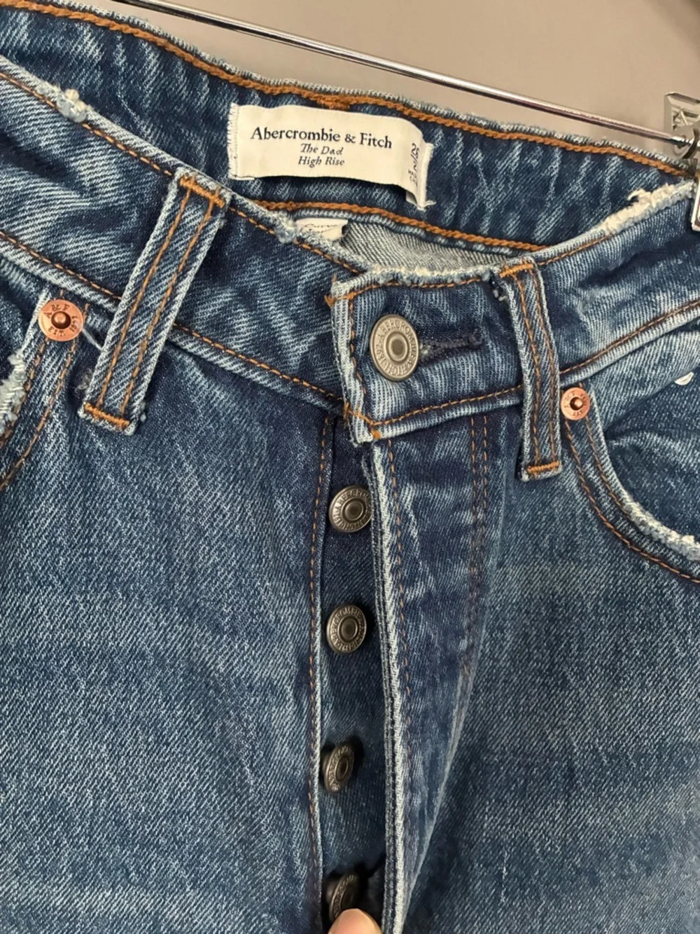 Abercrombie & Fitch The Dad High Rise Jeans Medium Wash Size 26/2 new curve love